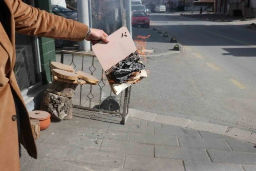 Ramazan &ouml;ncesinde mahallenin bakkal borcunu kapattı
