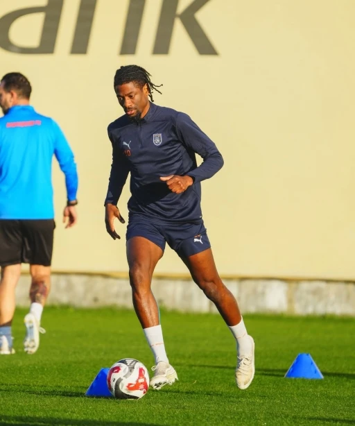 RAMS Başakşehir, Galatasaray ma&ccedil;ı hazırlıklarına başladı
