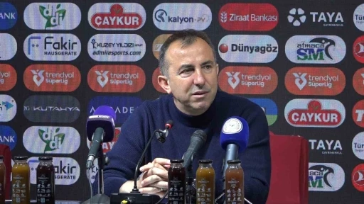 Recep U&ccedil;ar: "Oyuncularım &ccedil;ok g&uuml;zel bir geri d&ouml;n&uuml;şe imza attılar"
