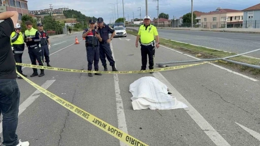 Refakat&ccedil;i olarak hastaneye giderken kazada hayatını kaybetti
