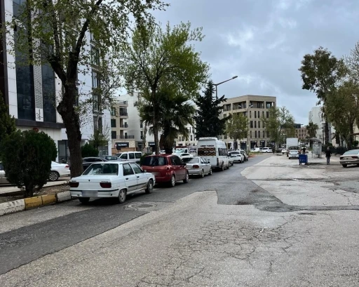 Ref&uuml;j dibine park edilen ara&ccedil;lar pes dedirtiyor
