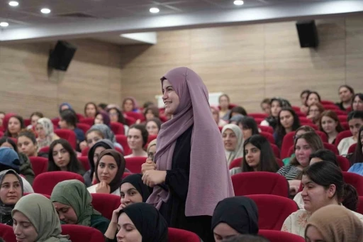 Rektör Akkaya ile Rektör Alican &quot;Gençlerle Baş Başa&quot; programında öğrencilerle bir araya geldi
