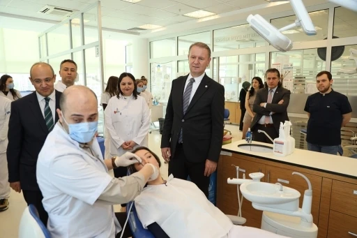 Rekt&ouml;r Baş: "Diş Hekimliği Fak&uuml;ltesi&rsquo;nde y&uuml;r&uuml;t&uuml;len &ccedil;alışmalar memnuniyet verici d&uuml;zeyde"
