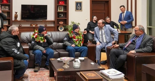 Rekt&ouml;r &Ccedil;akmak: "Onlarla gurur duyuyoruz"
