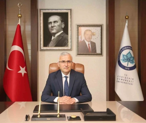 Rekt&ouml;r &Ccedil;olak: "Bayram g&uuml;nleri, insanlara yardım eli uzatmak i&ccedil;in eşsiz bir fırsat sunmaktadır"
