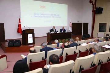 Rektör Çomaklı, TÜRKÜNİB değerlendirme toplantısına katıldı
