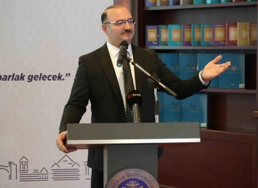 Rekt&ouml;r Hacım&uuml;ft&uuml;oğlu&rsquo;ndan değerlendirme
