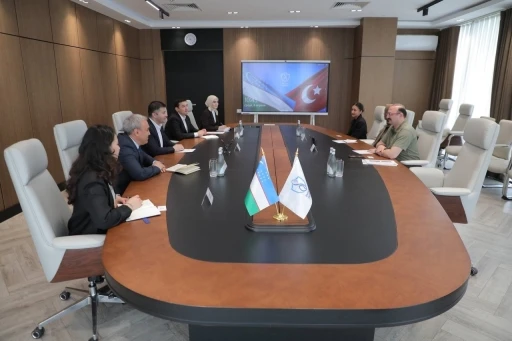 Rekt&ouml;r Hacım&uuml;ft&uuml;oğlu&rsquo;ndan &Ouml;zbekistan&rsquo;da kritik ila&ccedil; zirvesi
