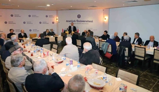 Rektör Hacımüftüoğlu, öğrenci odaklı çalışmalar yürüten STK temsilcileriyle iftarda buluştu
