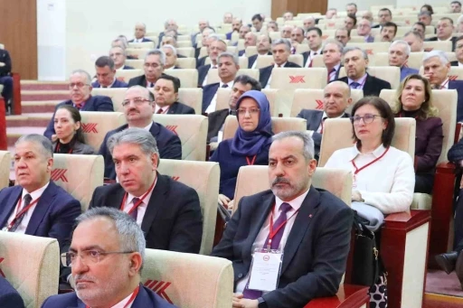 Rekt&ouml;r Kibar &Uuml;niversitelerarası Kurul Toplantısı&rsquo;na katıldı
