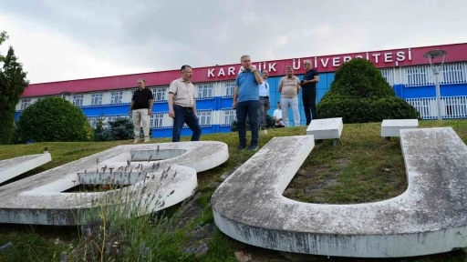 Rekt&ouml;r Kırışık Merkez Kamp&uuml;ste incelemelerde bulundu
