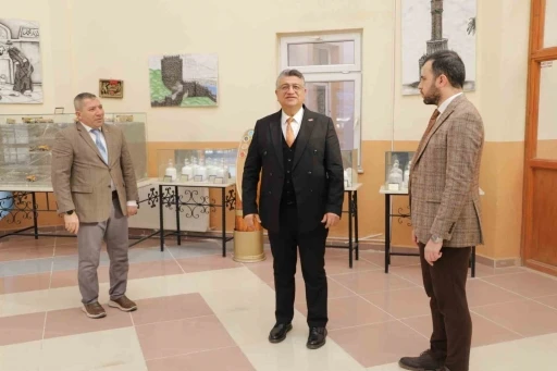 Rektör Kızıltoprak, Emet MYO’nun faaliyetleri, hedefleri ve çalışmaları hakkında bilgilendirildi
