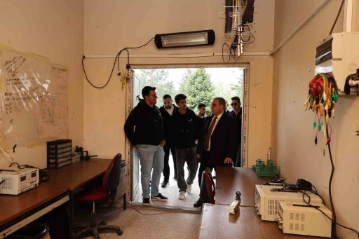 Rekt&ouml;r Prof. Dr. Altun &ouml;ğrenci ziyaretlerini s&uuml;rd&uuml;r&uuml;yor
