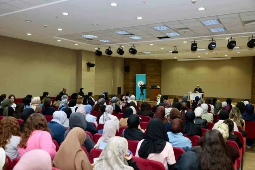 Rekt&ouml;r Prof. Dr. Altun, &ouml;ğrencilerle bir araya geldi
