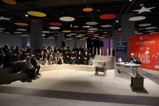 Rekt&ouml;r S&ouml;zbir Bilim Kafede uydu teknolojilerindeki milli vizyonu anlattı

