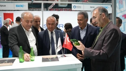 Rekt&ouml;rlerden İpekyolu Kariyer Fuarı&rsquo;na ziyaret
