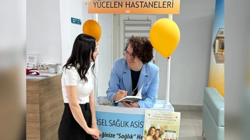 &ldquo;Rengin &Ouml;ver ilk imza g&uuml;n&uuml;n&uuml; Anneler G&uuml;n&uuml;&rsquo;nde yaşadı&rdquo;