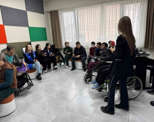 Ritmin g&uuml;c&uuml; engelleri aştı
