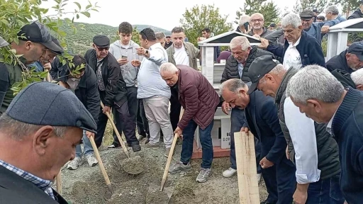 Rıza &Ccedil;alımbay&rsquo;ın annesi son yolculuğuna uğurlandı
