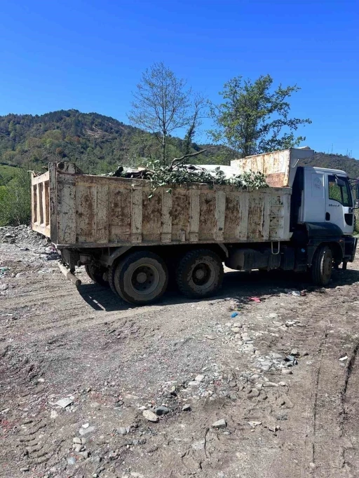 Rize&rsquo;de a&ccedil;ık alana &ccedil;&ouml;p d&ouml;ken Fındıklı Belediyesine 2.3 milyon lira ceza
