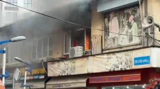 Rize’de depo yangını
