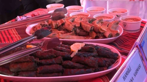 Rize&rsquo;de Hamsi Festivali&rsquo;nin g&ouml;zdesi &lsquo;Hamsili su b&ouml;reği ve hamsili d&ouml;ner&rsquo; oldu
