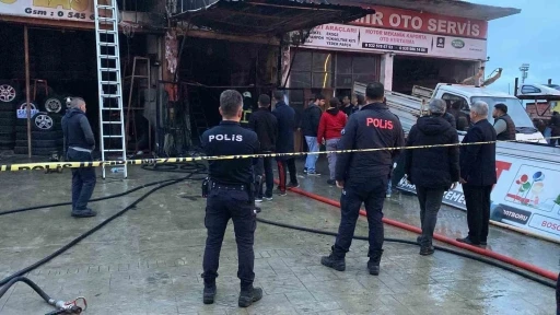 Rize’de oto döşeme atölyesinde yangın
