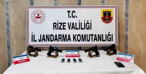 Rize&rsquo;de ruhsatsız silah operasyonu: 1 g&ouml;zlatı
