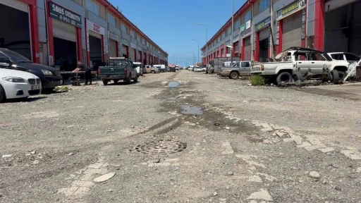 Rize&rsquo;de su hattı &ccedil;alışması sanayi esnafını mağdur etti
