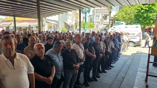 Rize&rsquo;deki kazada hayatını kaybeden yaşlı &ccedil;ift son yolculuğuna uğurlandı
