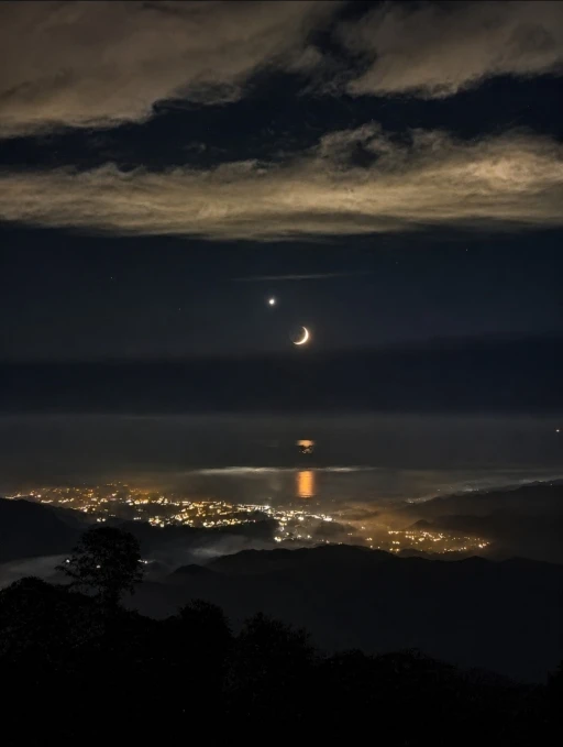 Rize semalarında ay yıldızlı eşsiz g&ouml;r&uuml;nt&uuml;
