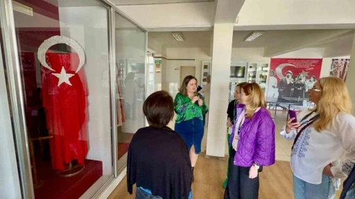 Romanyalı &ouml;ğretmenler Osmaniye&rsquo;de at&ouml;lyelerdeki &ccedil;alışmaları inceledi
