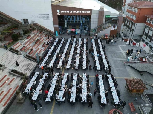 RTE&Uuml;&rsquo;de &ouml;ğrenciler iftarda buluştu
