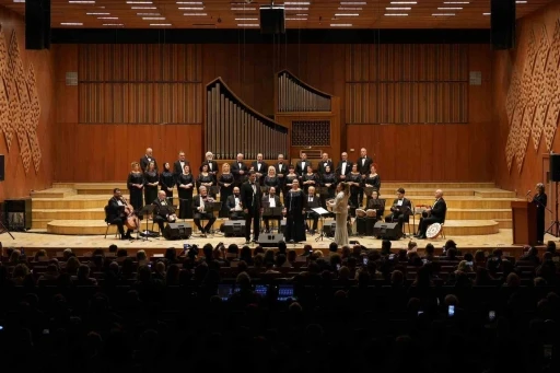 RT&Uuml;K T&uuml;rk M&uuml;zik Topluluğu sanatseverlerle buluştu
