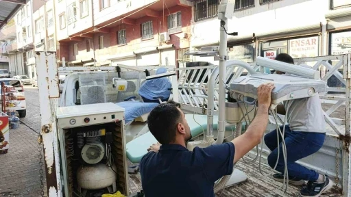 Ruhsatsız 2 diş merkezi m&uuml;h&uuml;rlendi
