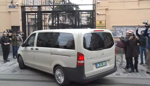 Rus ve ABD heyeti kritik görüşme için konsolosluğa geldi

