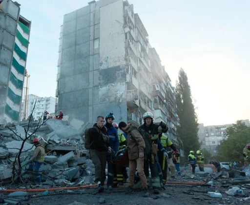 Rusya&rsquo;dan Ukrayna&rsquo;ya 56 f&uuml;ze ve 670&rsquo;ten fazla İHA ile saldırı: 1 &ouml;l&uuml;
