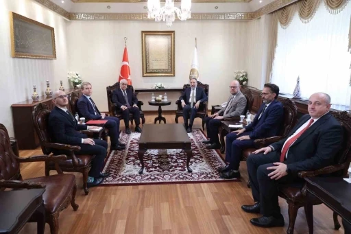 Rusya&rsquo;nın T&uuml;rkiye B&uuml;y&uuml;kel&ccedil;isi Vershinin, Diyanet İşlere Başkanı Arpaguş ile bir araya geldi
