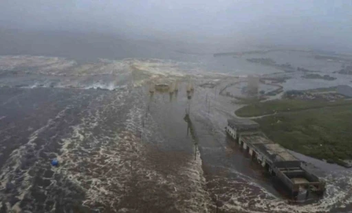 Rusya'da İlk Tsunami Dalgası Hasarsız Atlatıldı