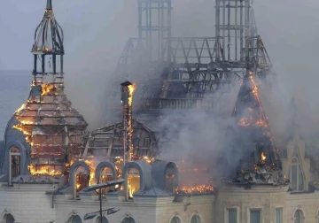 Rusya, Ukrayna’daki “Harry Potter Kalesi”ni vurdu
