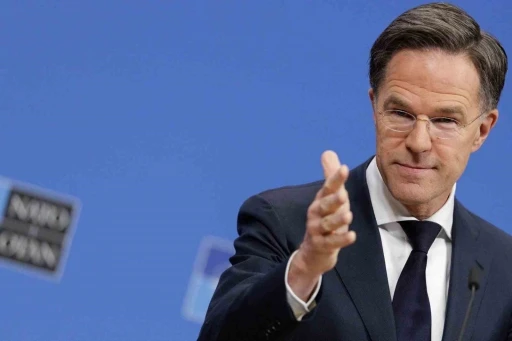 Rutte: "NATO &ccedil;ok g&uuml;&ccedil;l&uuml; bir ittifak, bunu T&uuml;rkiye&rsquo;ye y&ouml;nelen &uuml;&ccedil; f&uuml;ze konusunda g&ouml;rd&uuml;n&uuml;z"
