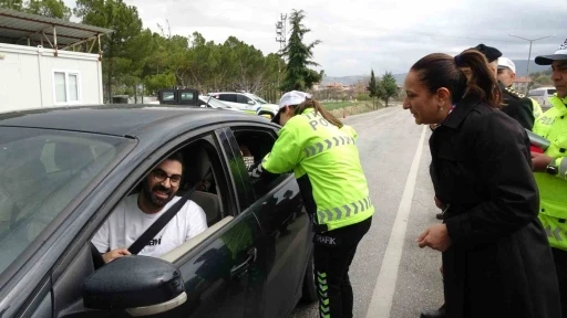 Saatte ortalama bin 700 aracın geçtiği Burdur’da bayram denetimleri sıklaştırıldı
