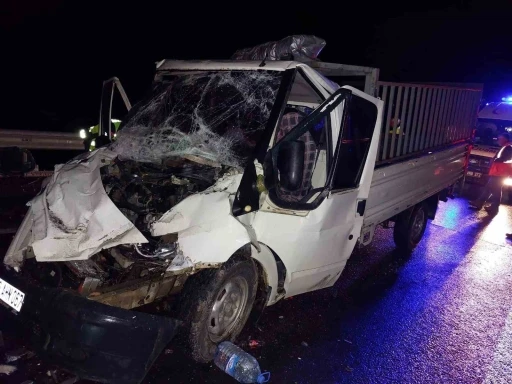 Sağanak yağış kazaları beraberinde getirdi: 1 &ouml;l&uuml;, 3 yaralı

