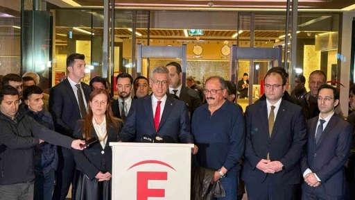 Sağlık Bakanı Memişoğlu, Sırrı Süreyya Önder’i ziyaret etti: &quot;Büyük bir direnç gösterdi, bu direnç bize ümit veriyor&quot;
