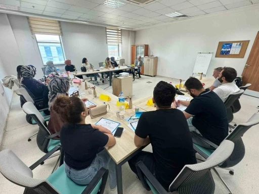 Sağlık elçilerine akademi eğitimi
