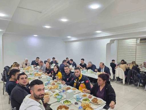 Sağlık&ccedil;ılar iftar sofrasında buluştu
