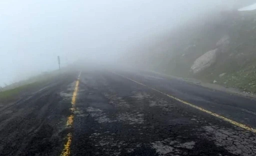 Sahara Ge&ccedil;idi&rsquo;nde yoğun sis ulaşımı olumsuz etkiledi
