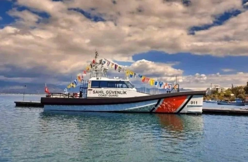Sahil G&uuml;venlik botları Denizcilik ve Kabotaj Bayramı&rsquo;nda ziyarete a&ccedil;ıldı
