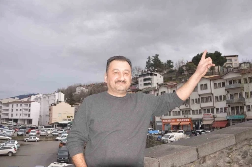 Şahin&rsquo;in havadaki g&uuml;vercin avı

