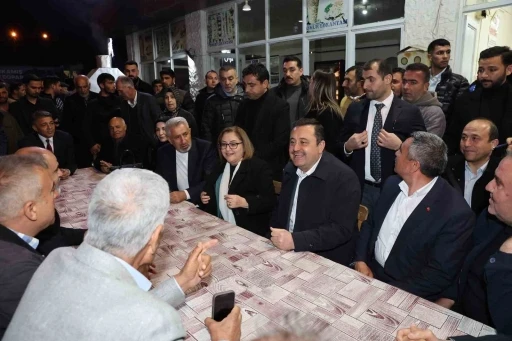 Şahin, Karkamış&rsquo;ta vatandaşlarla iftarda buluştu
